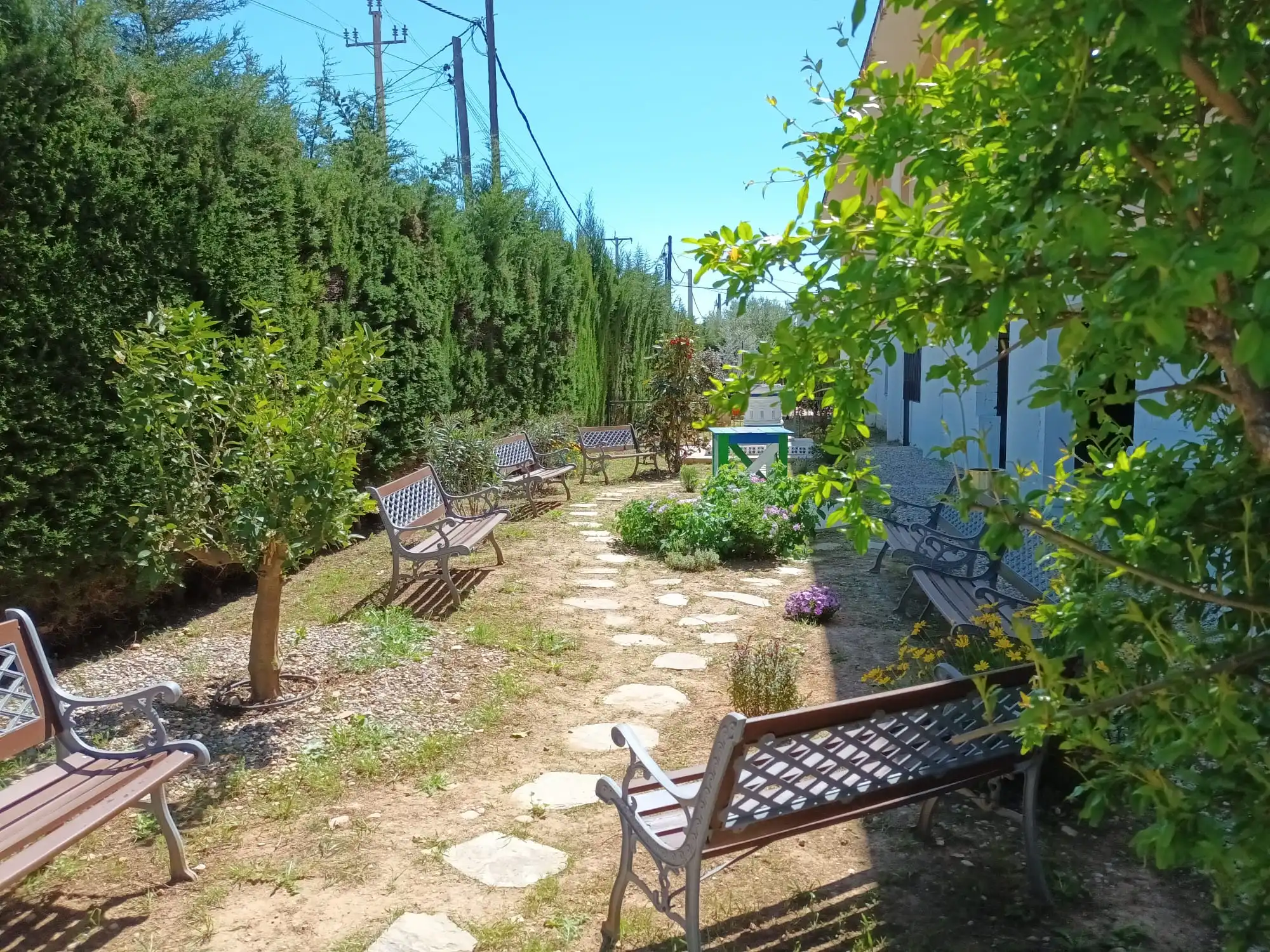 jardín hotel mas trader cubelles espana jardín hotel mas trader cubelles espana